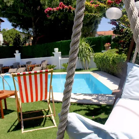 Hotel Rustic Alacati فندق *