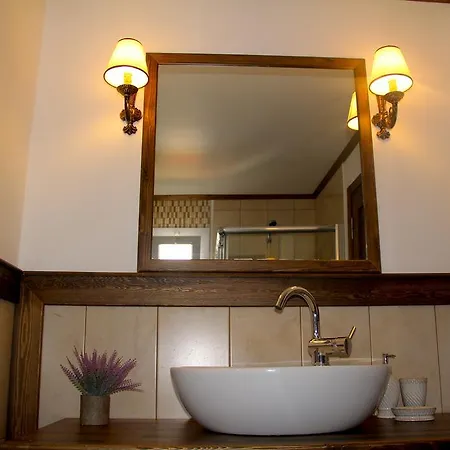 Hotel Rustic Alacati فندق