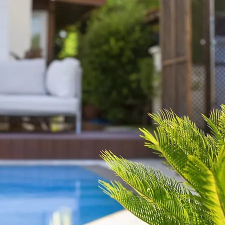 Hotel Rustic Alacati מלון איזמיר