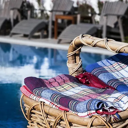 Hotel Rustic Alacati فندق إزمير