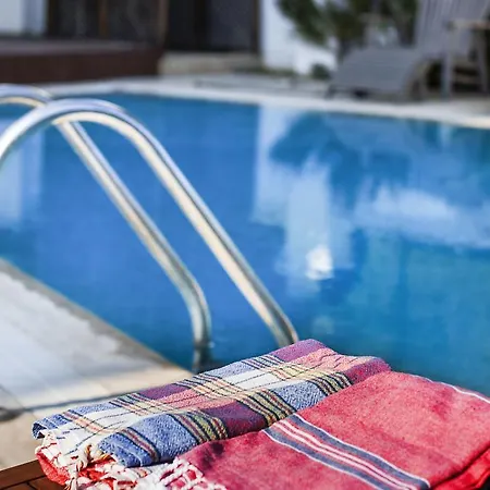 فندق Hotel Rustic Alacati إزمير